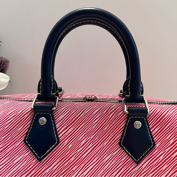 Authentic Louis Vuitton Red & White Epi Speedy 25 Bandouliere - Picture 3 of 15